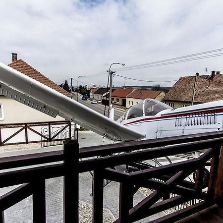 Penzion Cmelak Bélaház Kültér fotó