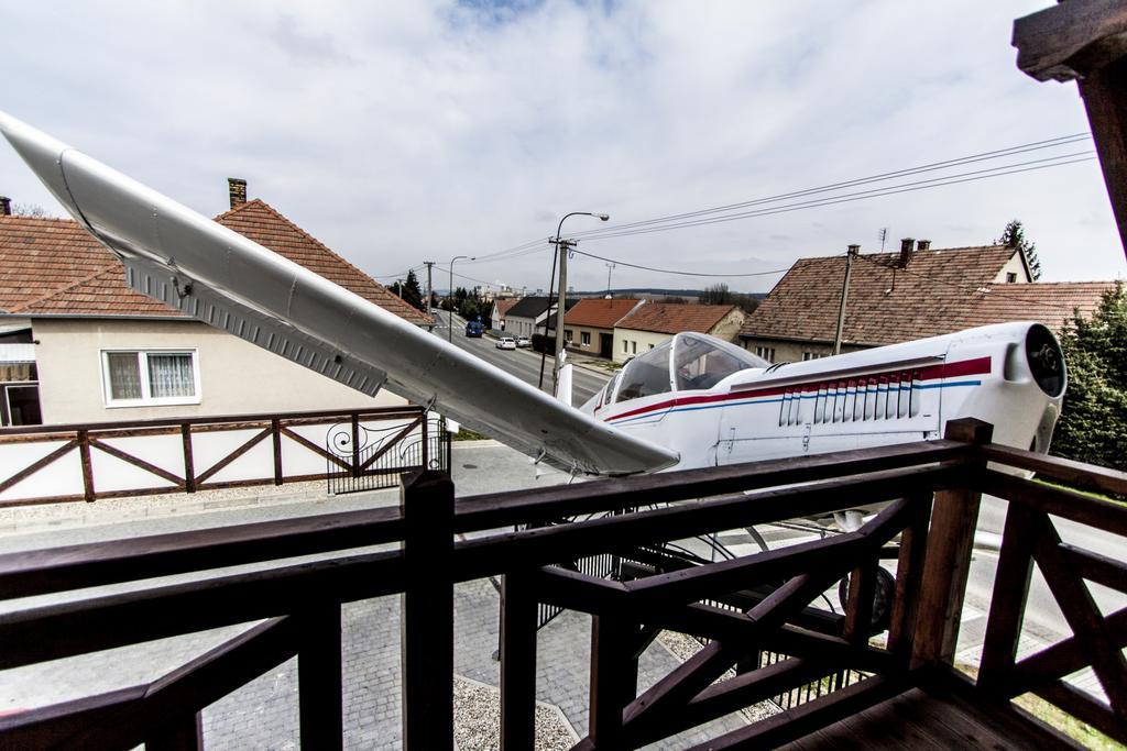 Penzion Cmelak Bélaház Kültér fotó